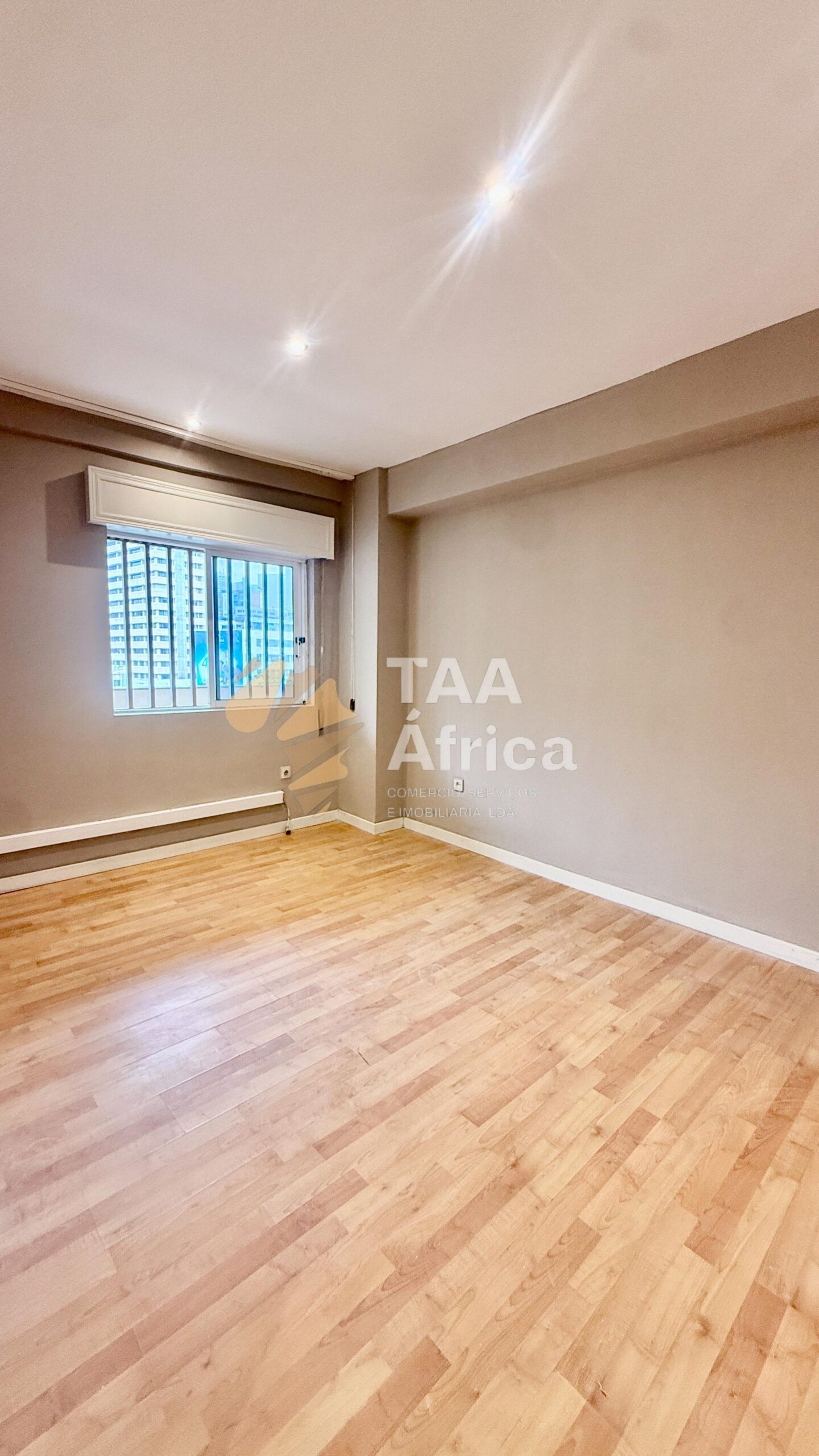 APARTAMENTO T3 NO EDIFÍCIO KALUNGA ATRIUM
