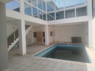 VIVENDA V4 DUPLEX COM PISCINA NO CONDOMÍNIO VEREDAS DAS FLORES