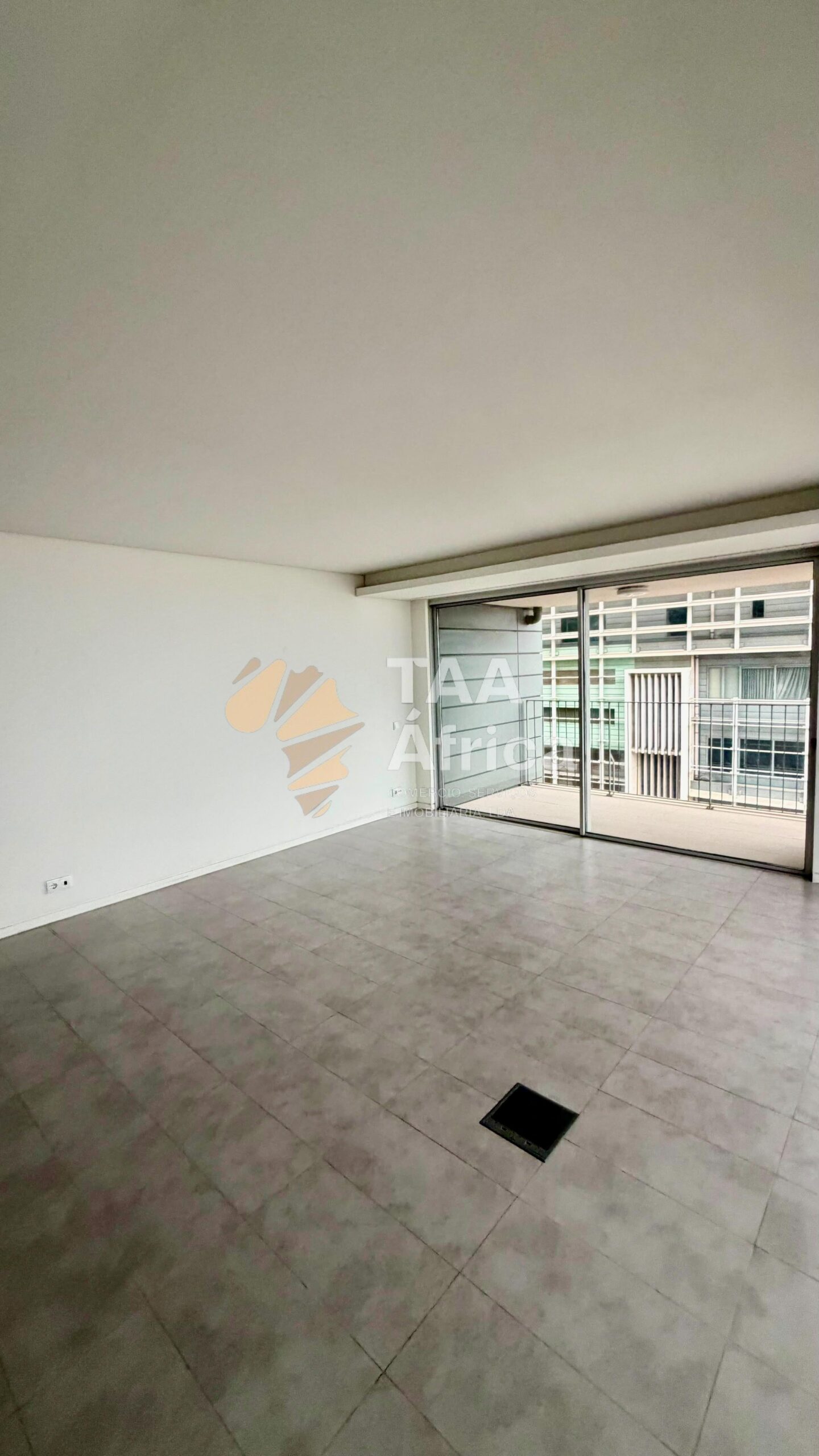 APARTAMENTO T4+1 NO EDIFÍCIO SKY RESIDENCE