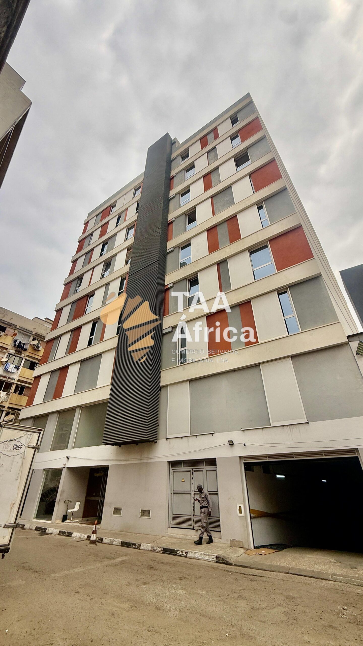 APARTAMENTO T1 NO EDIFÍCIO COQUEIROS PRESTIGE