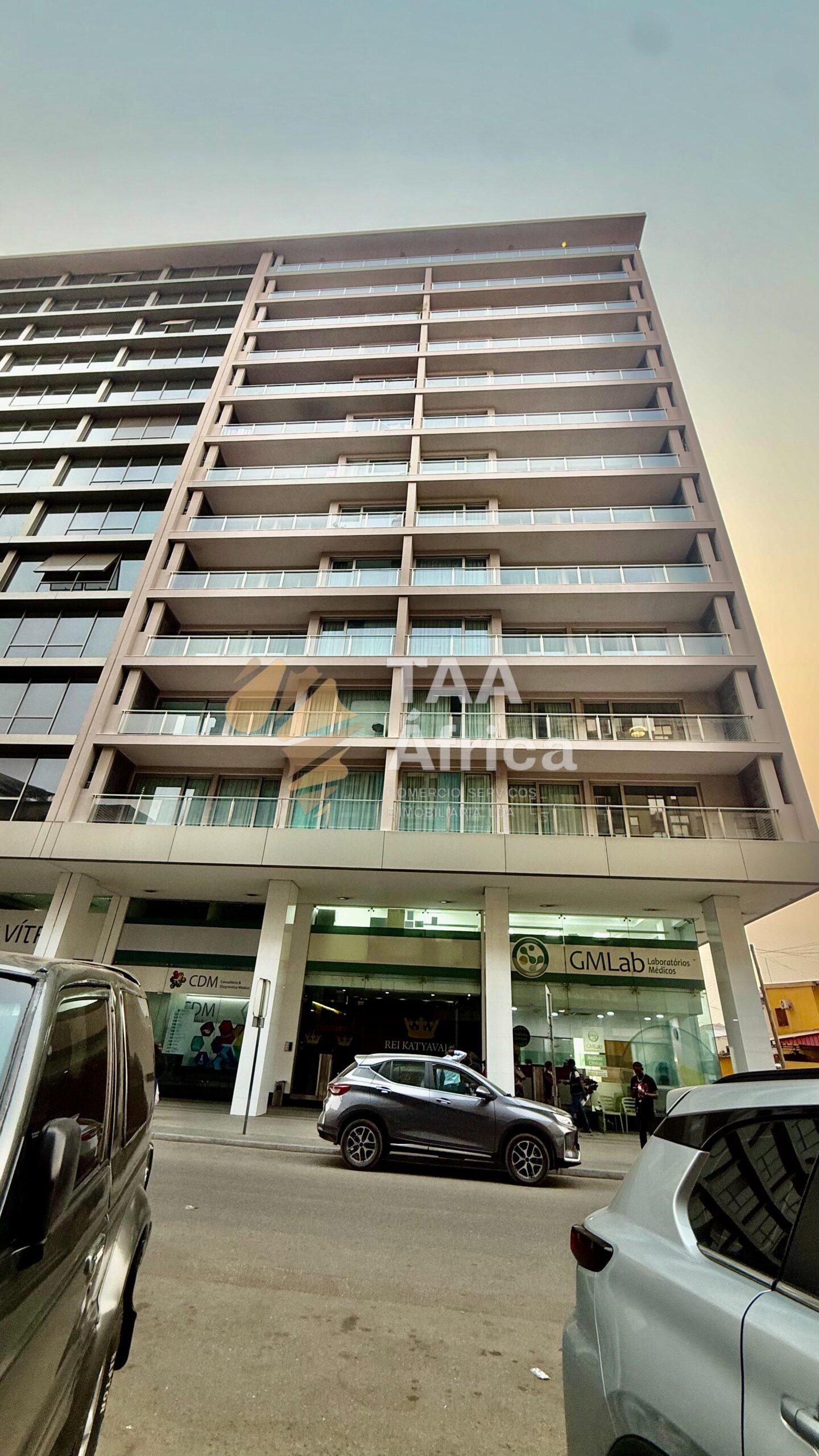 APARTAMENTO T2 MOBILADO NO EDIFÍCIO REI KATYAVALA – MACULUSSO