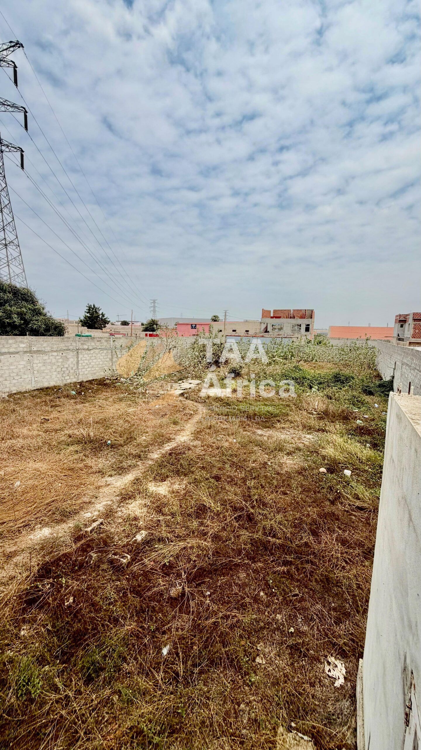 TERRENO DE 1.200M2 NO BENFICA