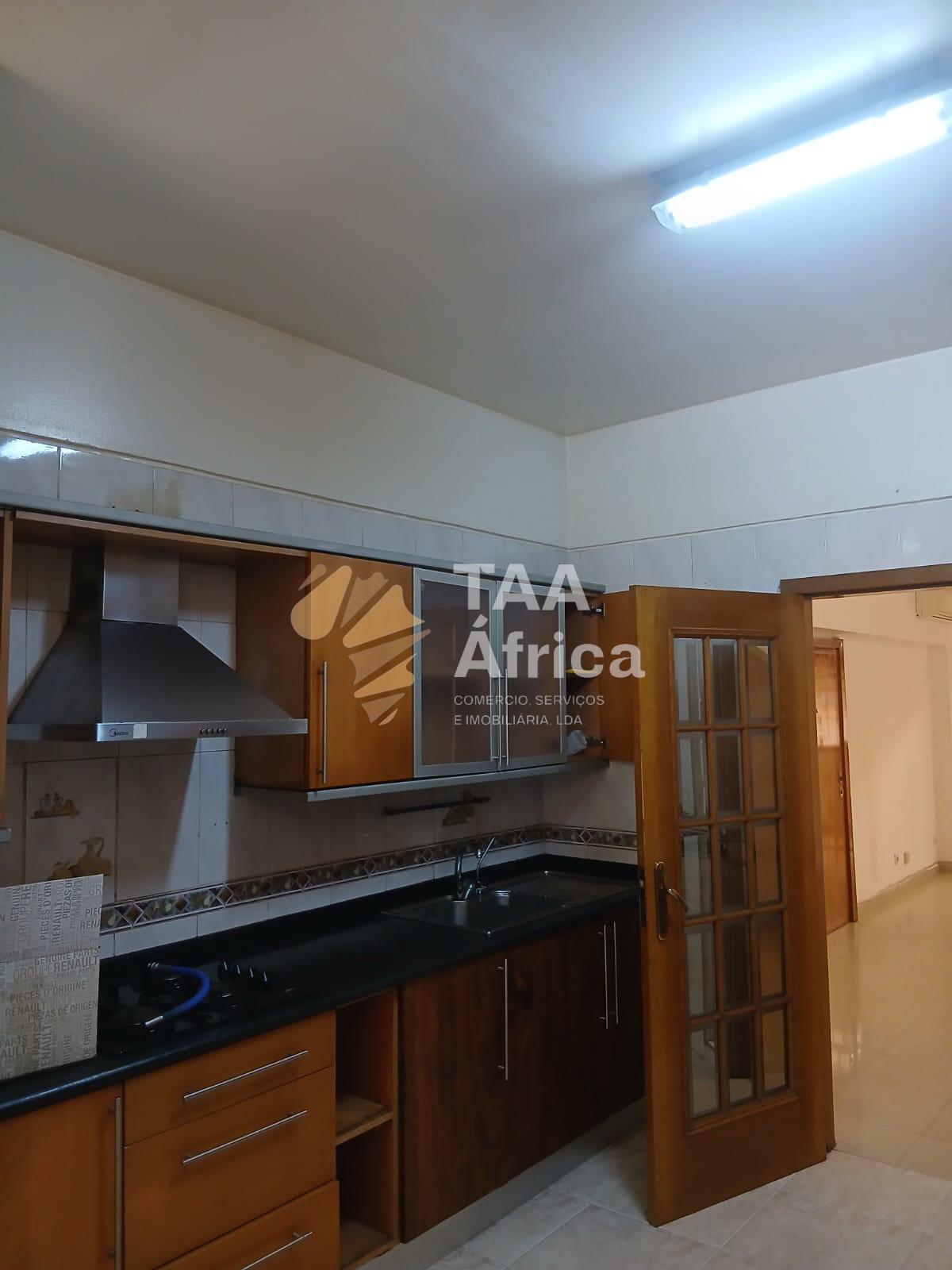 APARTAMENTO T2 NO ALVALADE