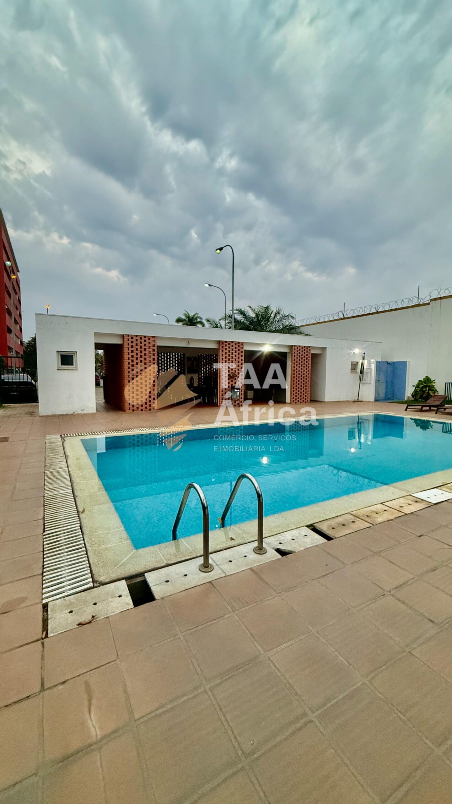 APARTAMENTO T3 NO CONDOMÍNIO SAFIRA