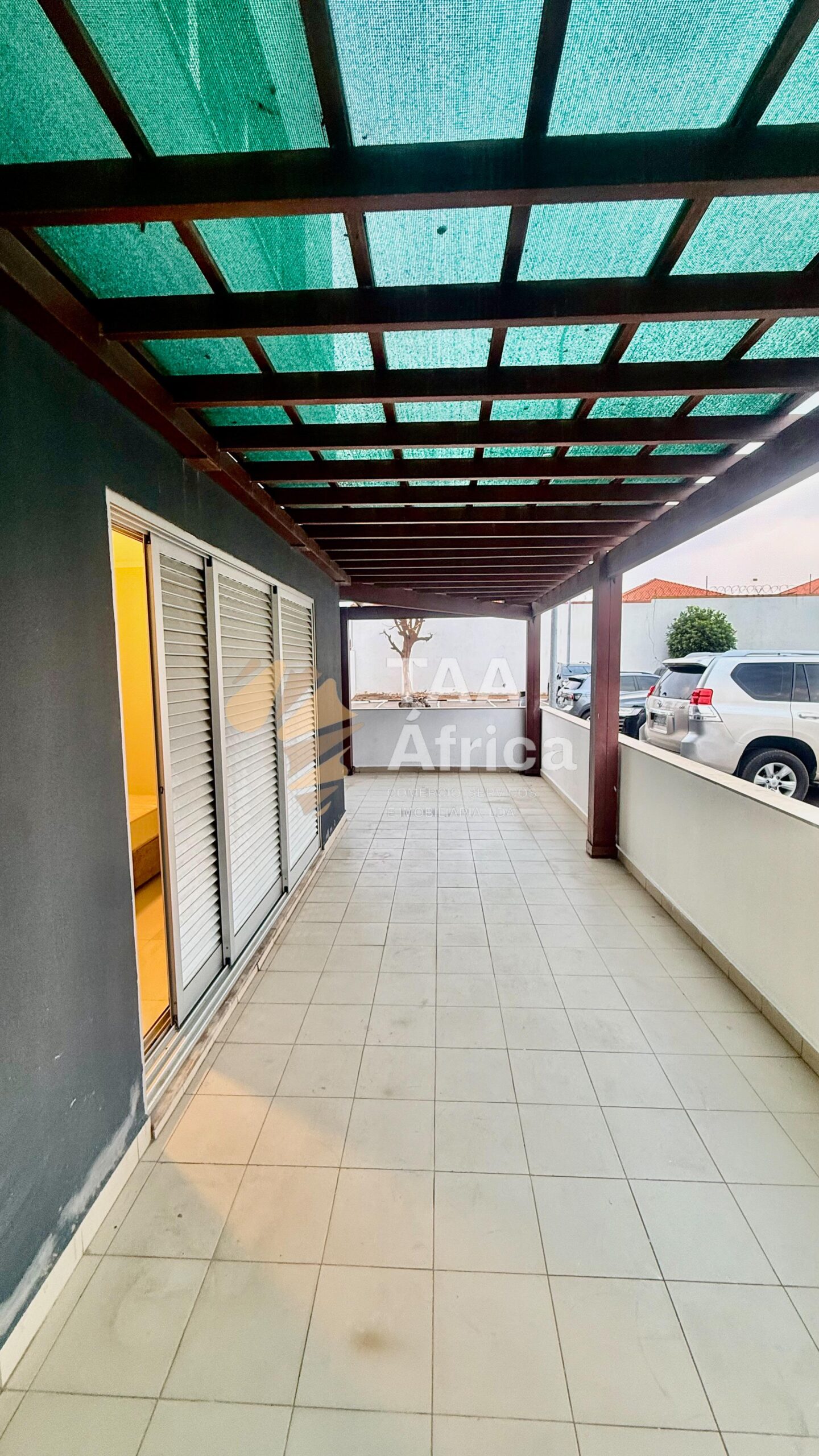 APARTAMENTO T3 NO CONDOMÍNIO SAFIRA