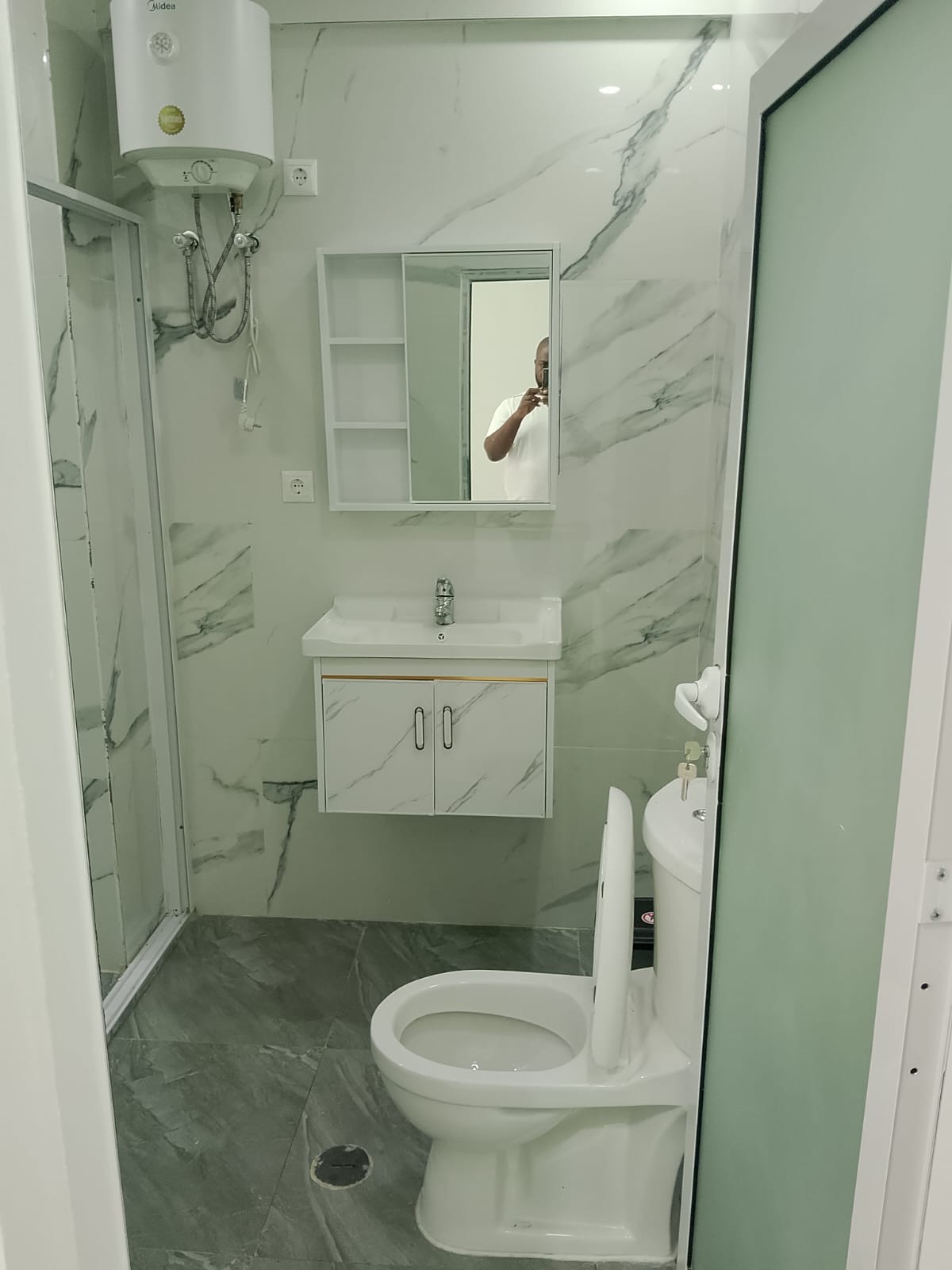 APARTAMENTO T2 MOBILADO NO CENTRO DA CIDADE, ESCOMBATENTES