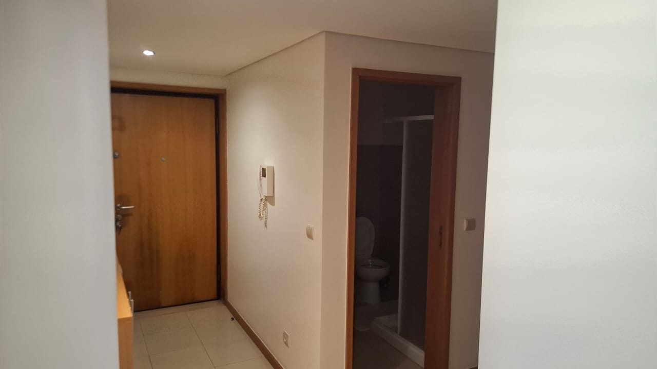APARTAMENTO T2 NA AVENIDA BRASIL