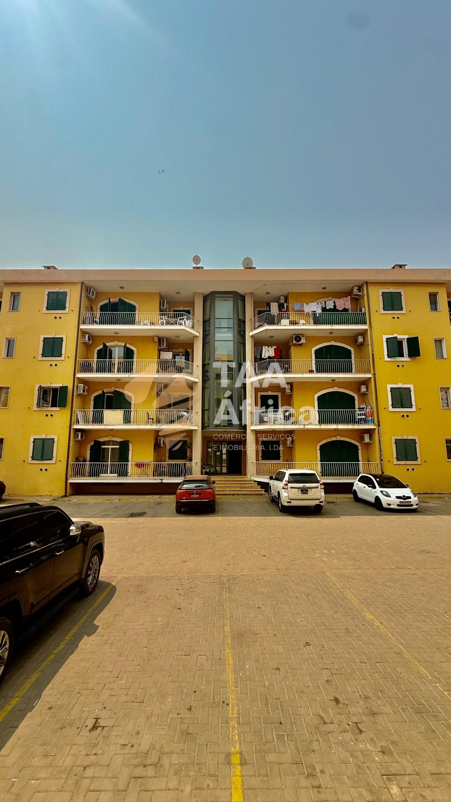 APARTAMENTO T3 NO CONDOMÍNIO INTERLAND – MORRO BENTO