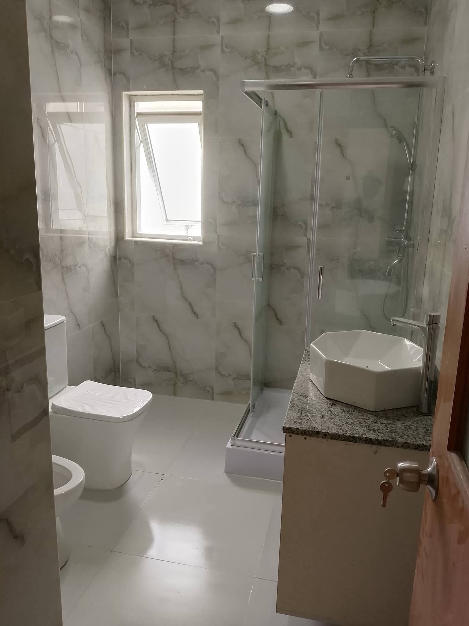 APARTAMENTO NO KILAMBA, QUARTEIRÃO Y