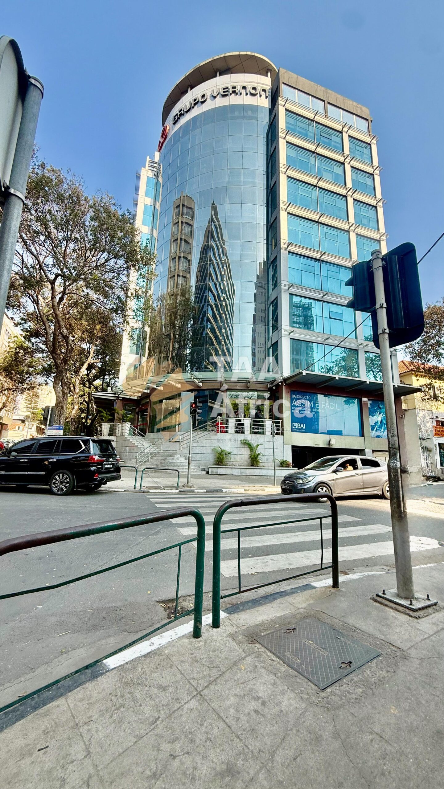 ESCRITÓRIO DE 366M2 NO EDIFÍCIO ORQUÍDEA – INGOMBOTA