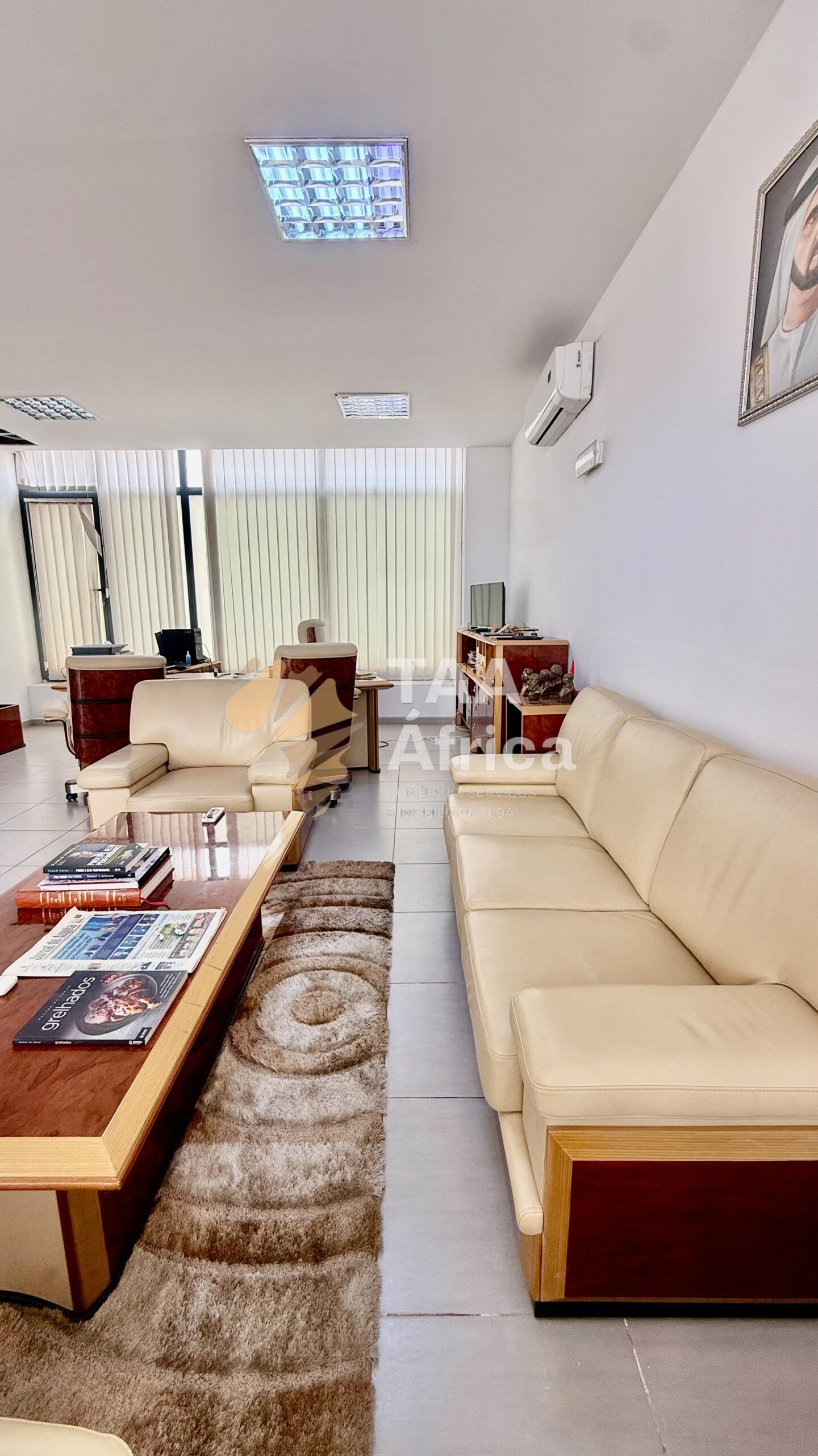 ESCRITÓRIO DE 450M2 NO EDIFÍCIO CAHORA BASSA – PATRIOTA