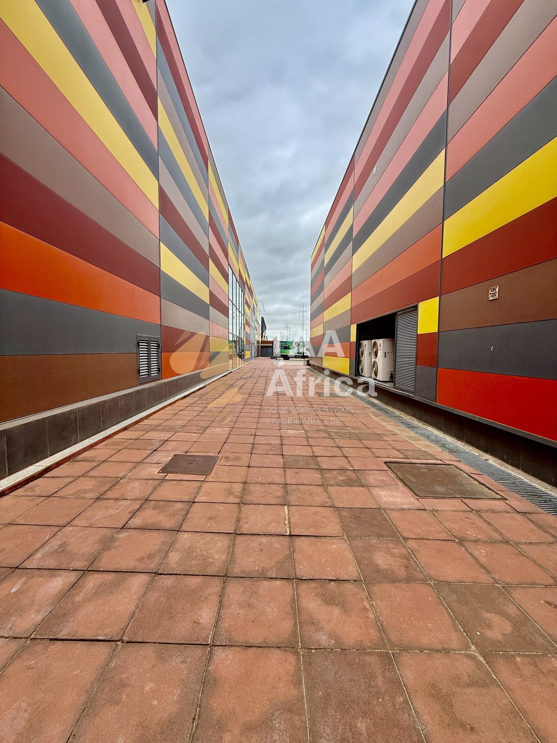 ESCRITÓRIO DE 469M2 NA VIA PRINCIPAL DO PATRIOTA