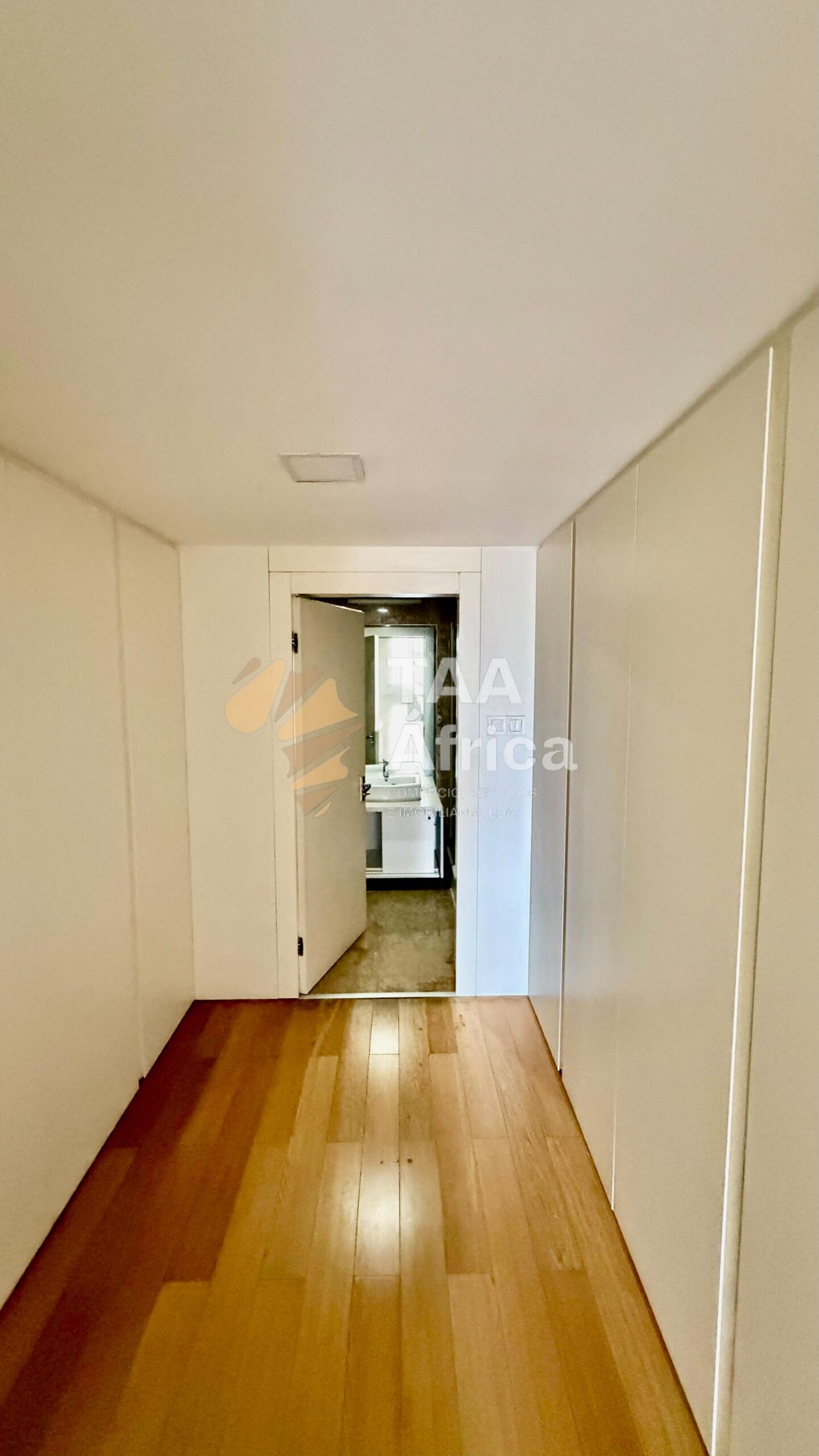 APARTAMENTO T2 NO EDIFÍCIO PLATINIUM – INGOMBOTA