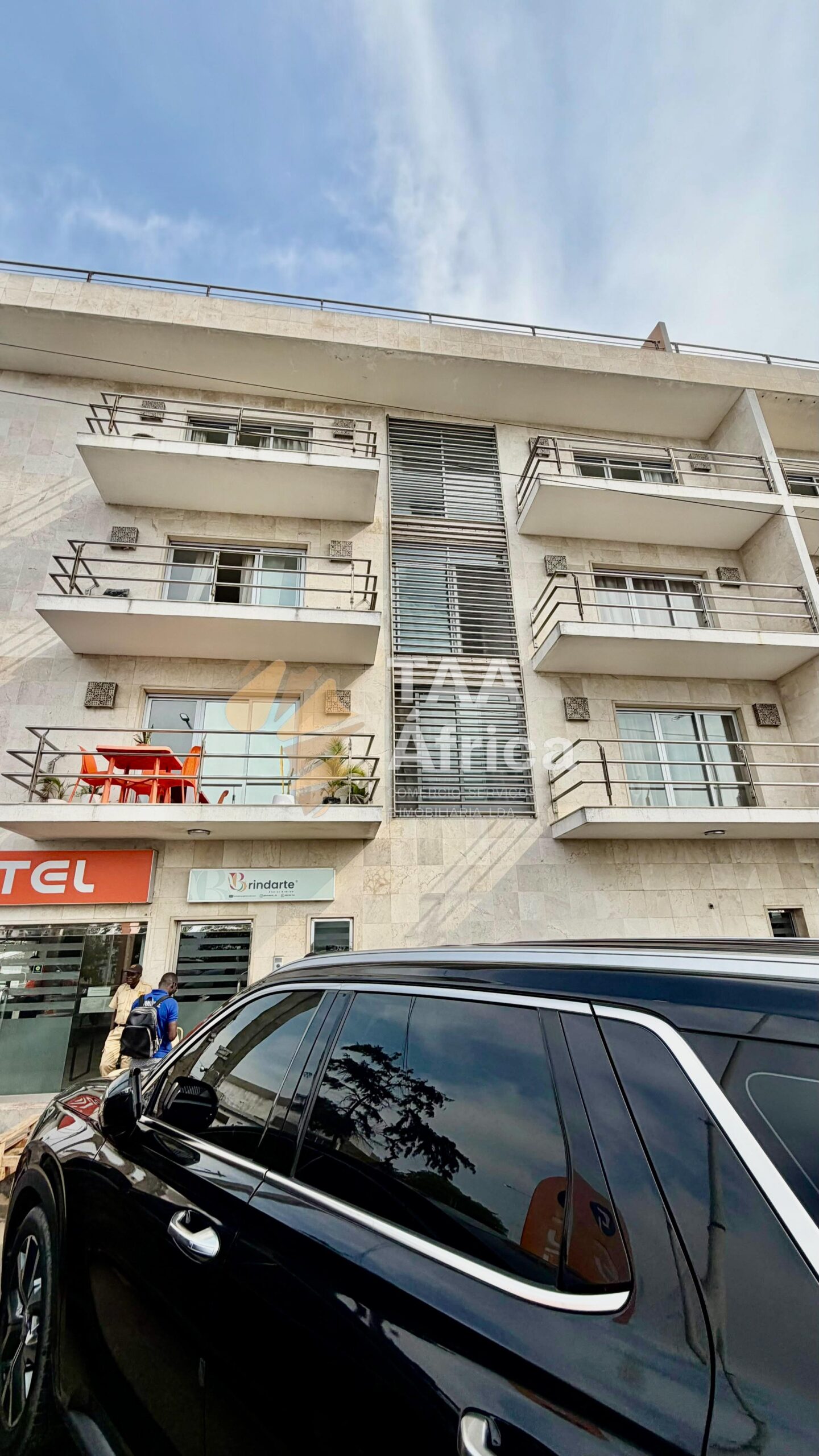 APARTAMENTO T2 MOBILADO NO EDIFÍCIO CLUBE MARÍTIMO – ILHA DO CABO