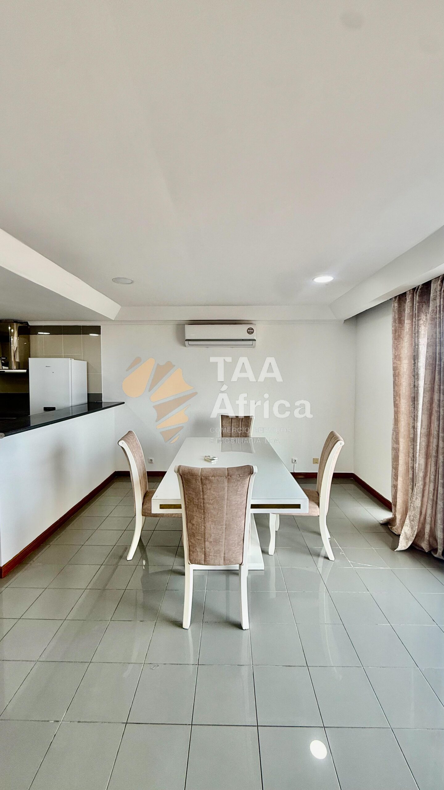 APARTAMENTO T2 MOBILADO NO EDIFÍCIO CLUBE MARÍTIMO – ILHA DO CABO