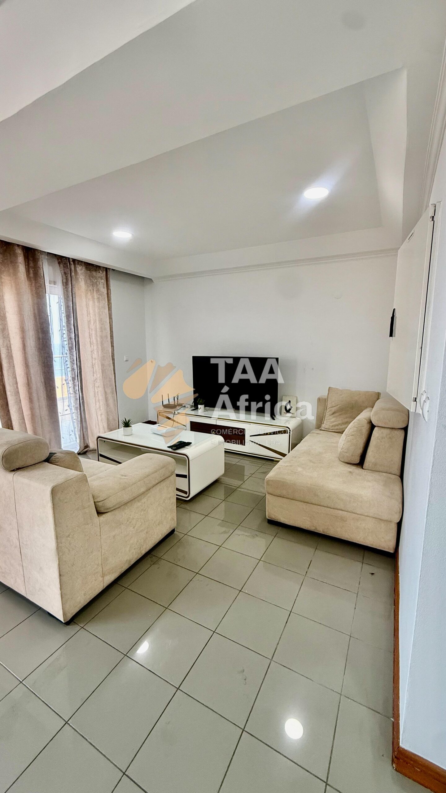 APARTAMENTO T2 MOBILADO NO EDIFÍCIO CLUBE MARÍTIMO – ILHA DO CABO