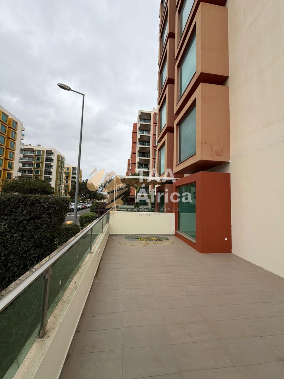 APARTAMENTO T3 NO CONDOMÍNIO HORIZONTE MORRO BENTO
