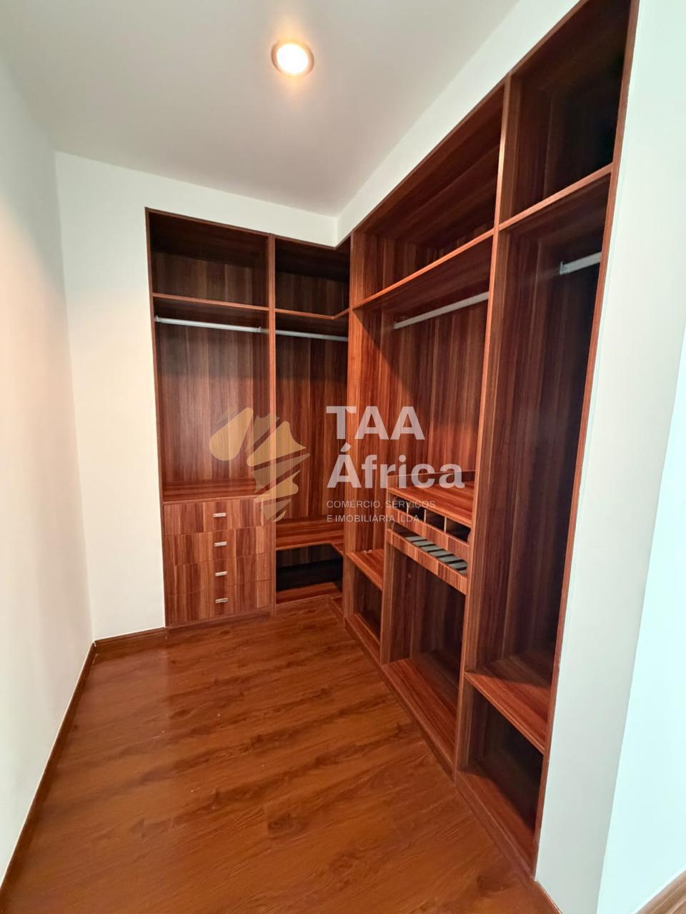 APARTAMENTO T3 NO CONDOMÍNIO HORIZONTE MORRO BENTO