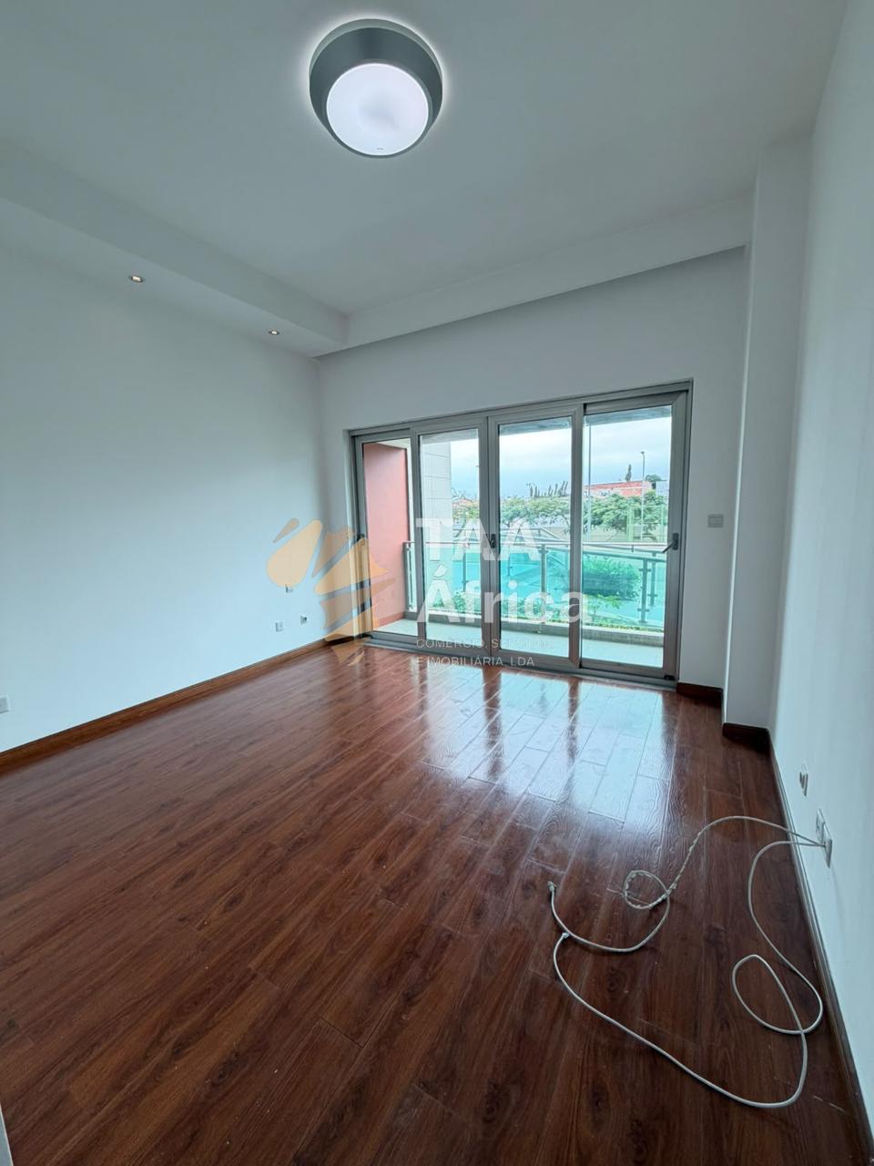 APARTAMENTO T3 NO CONDOMÍNIO HORIZONTE MORRO BENTO