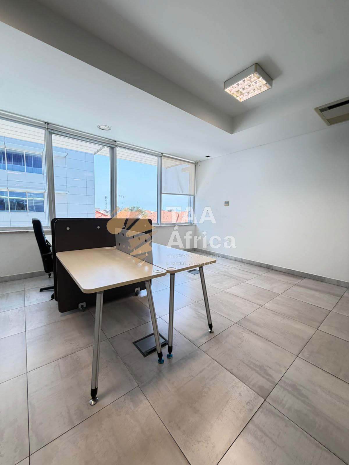 ESCRITÓRIO DE 180M2 NO CONDOMÍNIO DOLCE VITA, TALATONA