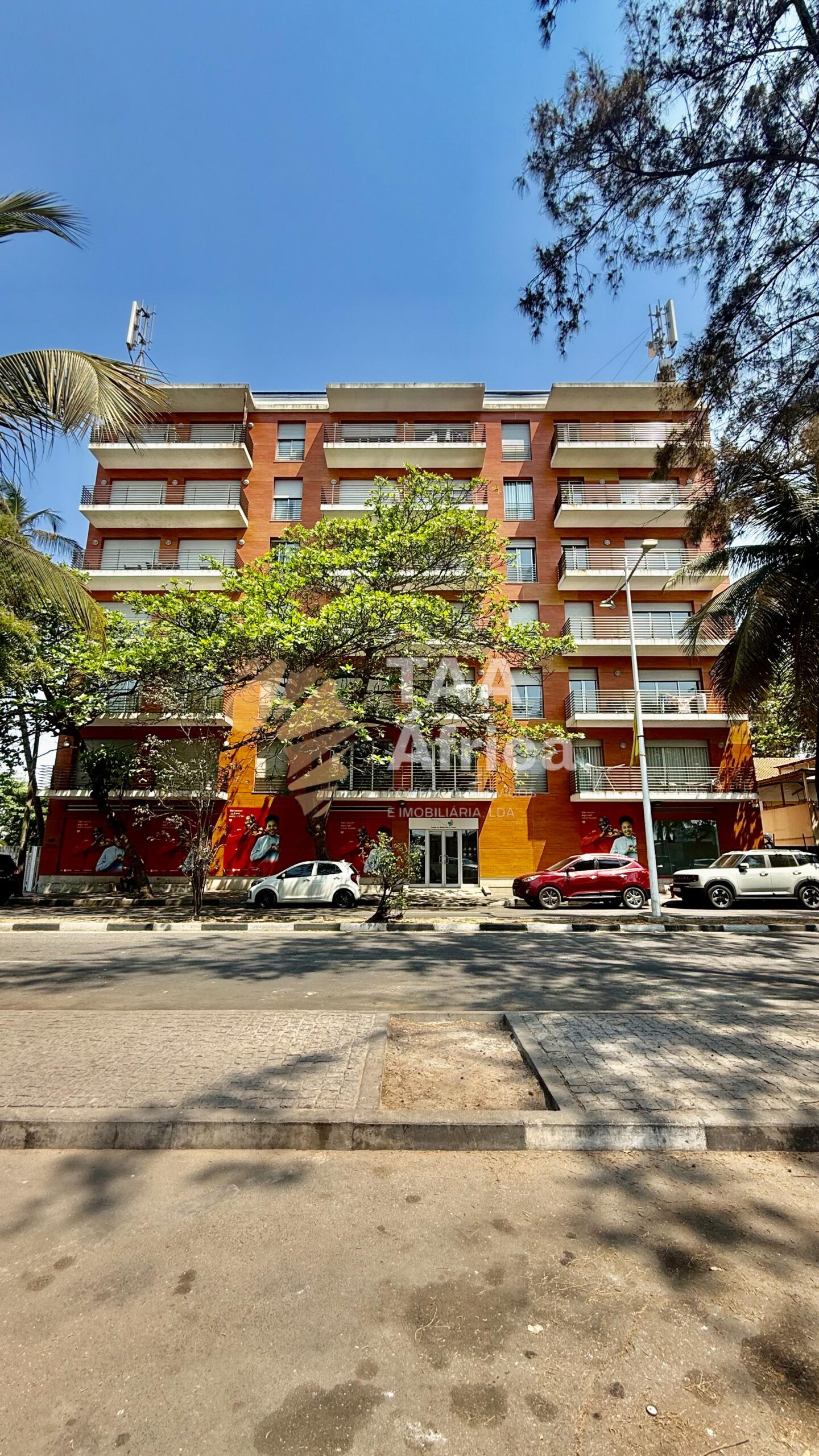 APARTAMENTO T3 NO EDIFÍCIO FAROL VELHO – ILHA DO CABO