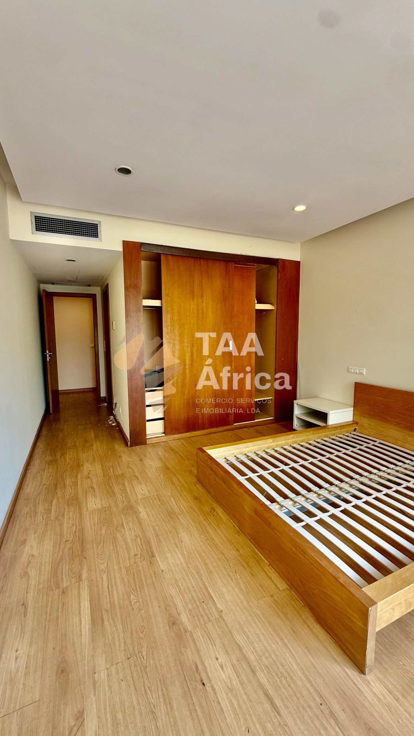 APARTAMENTO T3 NO EDIFÍCIO FAROL VELHO – ILHA DO CABO