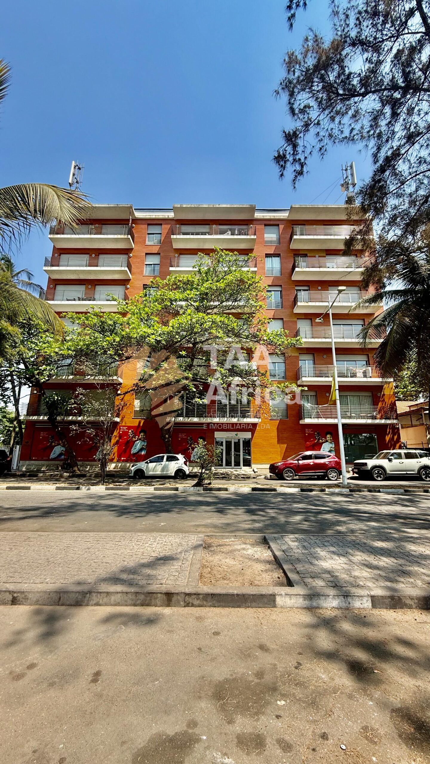 APARTAMENTO T3 NO EDIFÍCIO FAROL VELHO – ILHA DO CABO