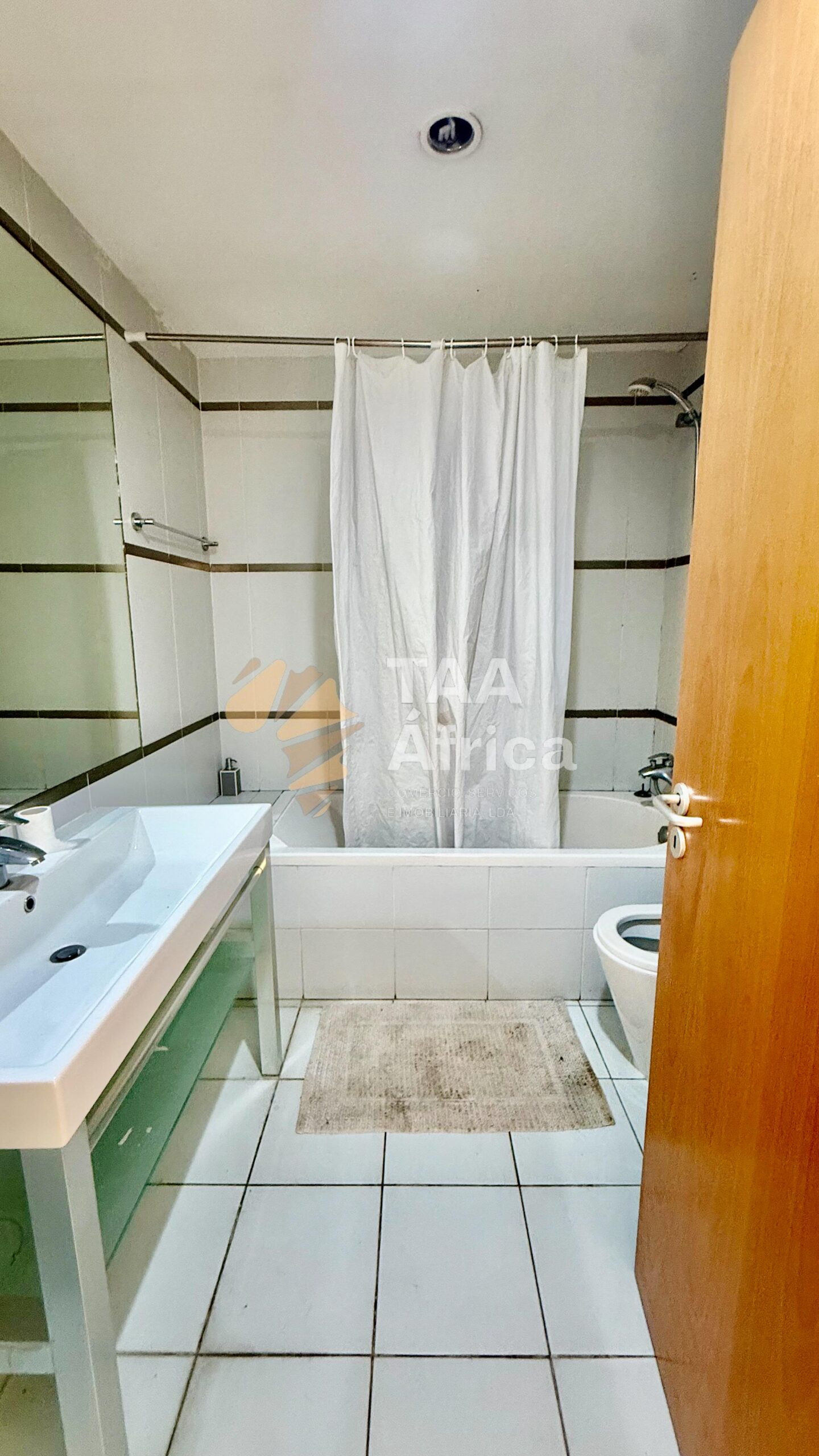APARTAMENTO T3 NO EDIFÍCIO FAROL VELHO – ILHA DO CABO