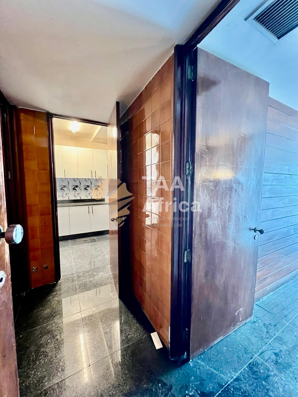 APARTAMENTO T3+1 NO EDIFÍCIO ATLÂNTICO – MARGINAL