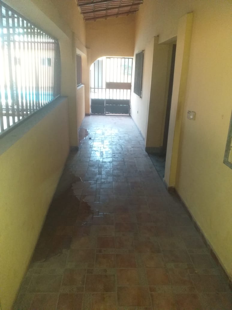 Vende-se este imóvel