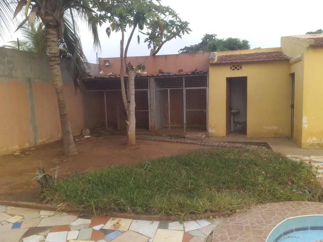 Vende-se este imóvel