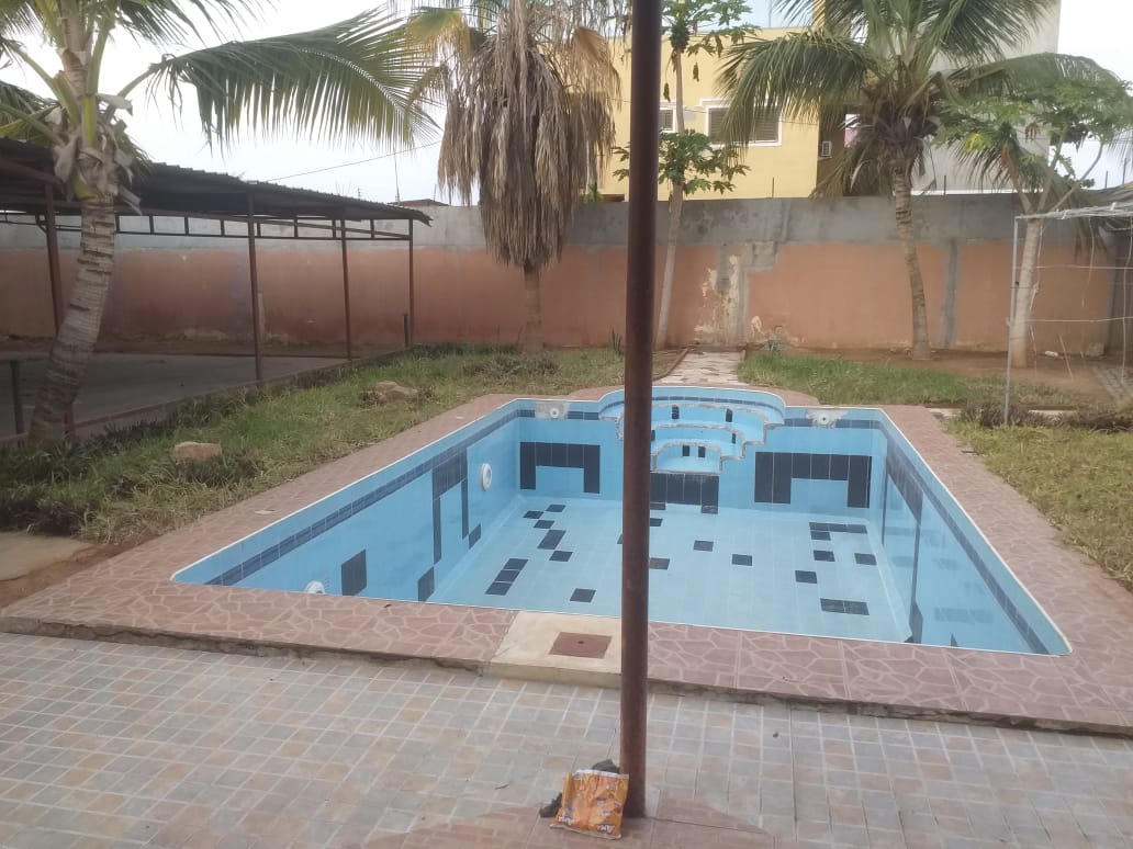 Vende-se este imóvel