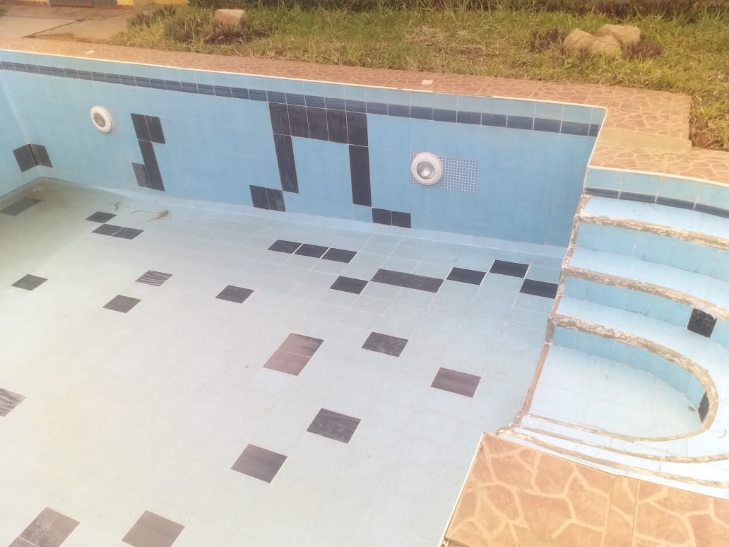 Vende-se este imóvel