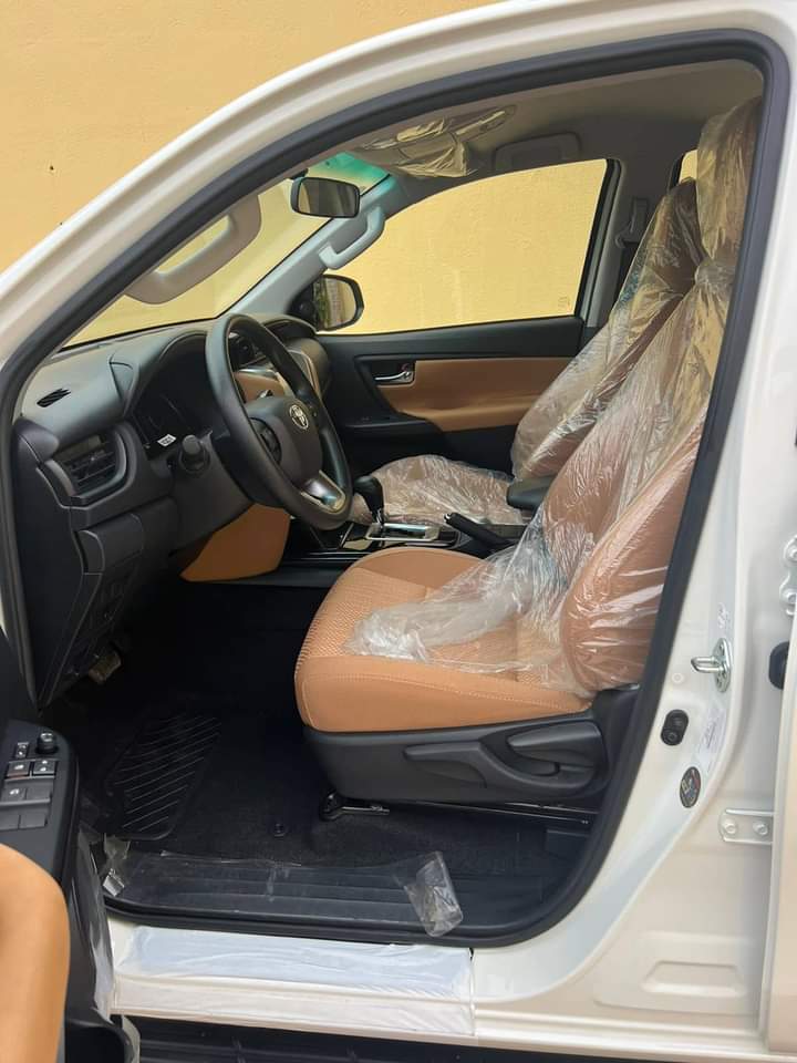 Toyota Fortuner novo
