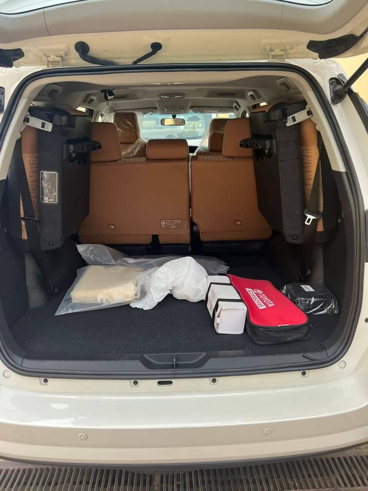 Toyota Fortuner novo