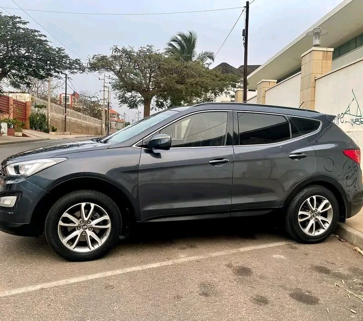 •Hyundai SantaFé