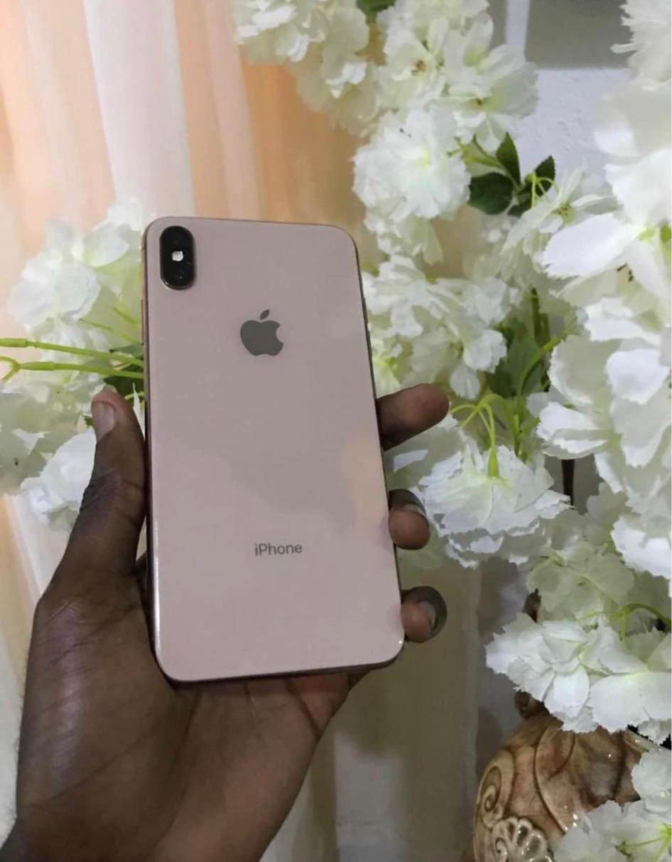iPhone XS