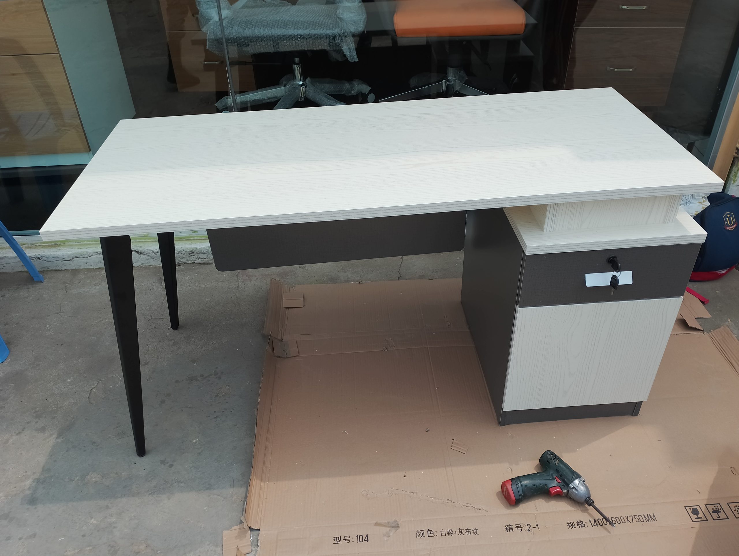 Mesa para escritório de 140×60