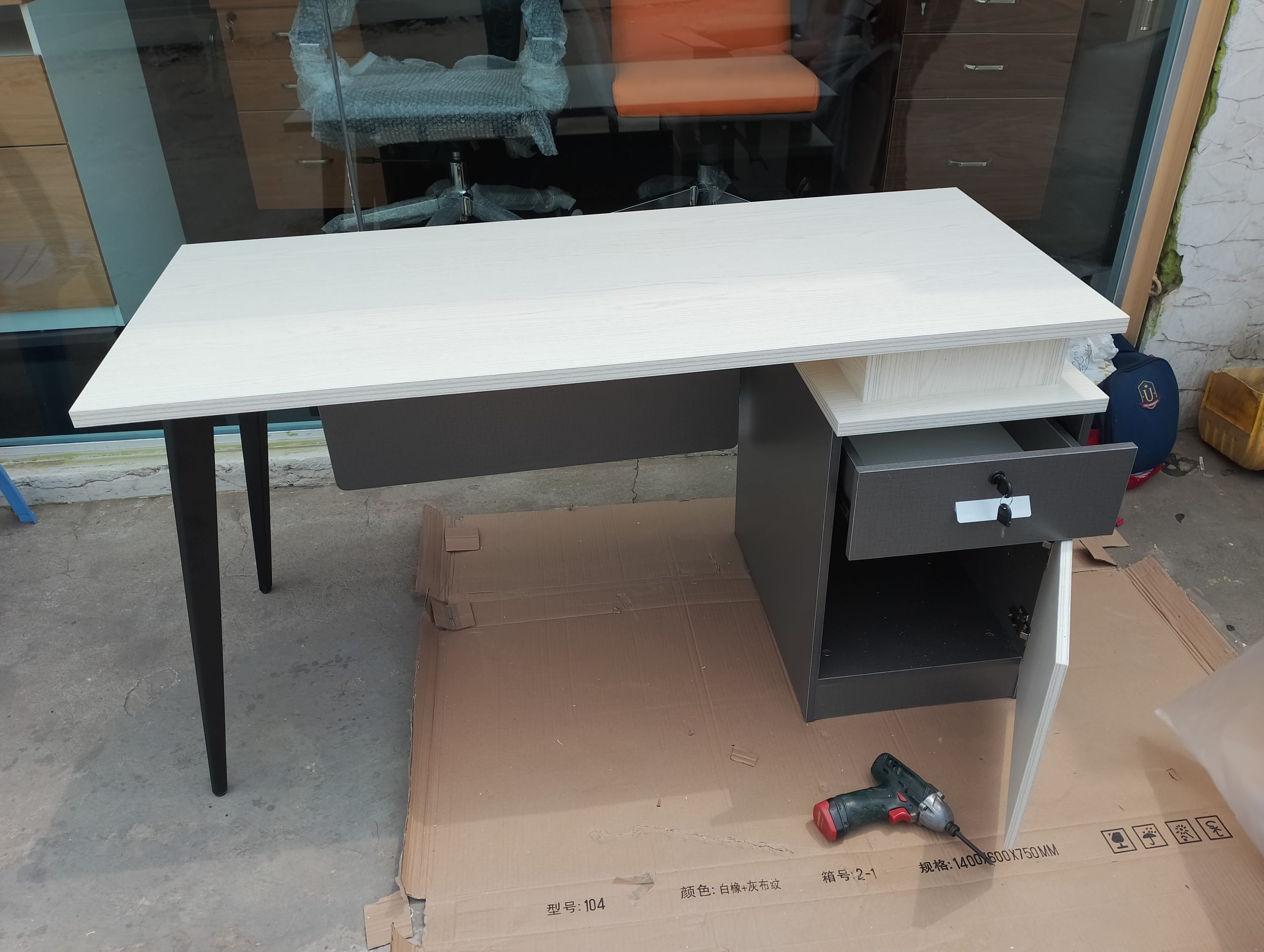 Mesa para escritório de 140×60