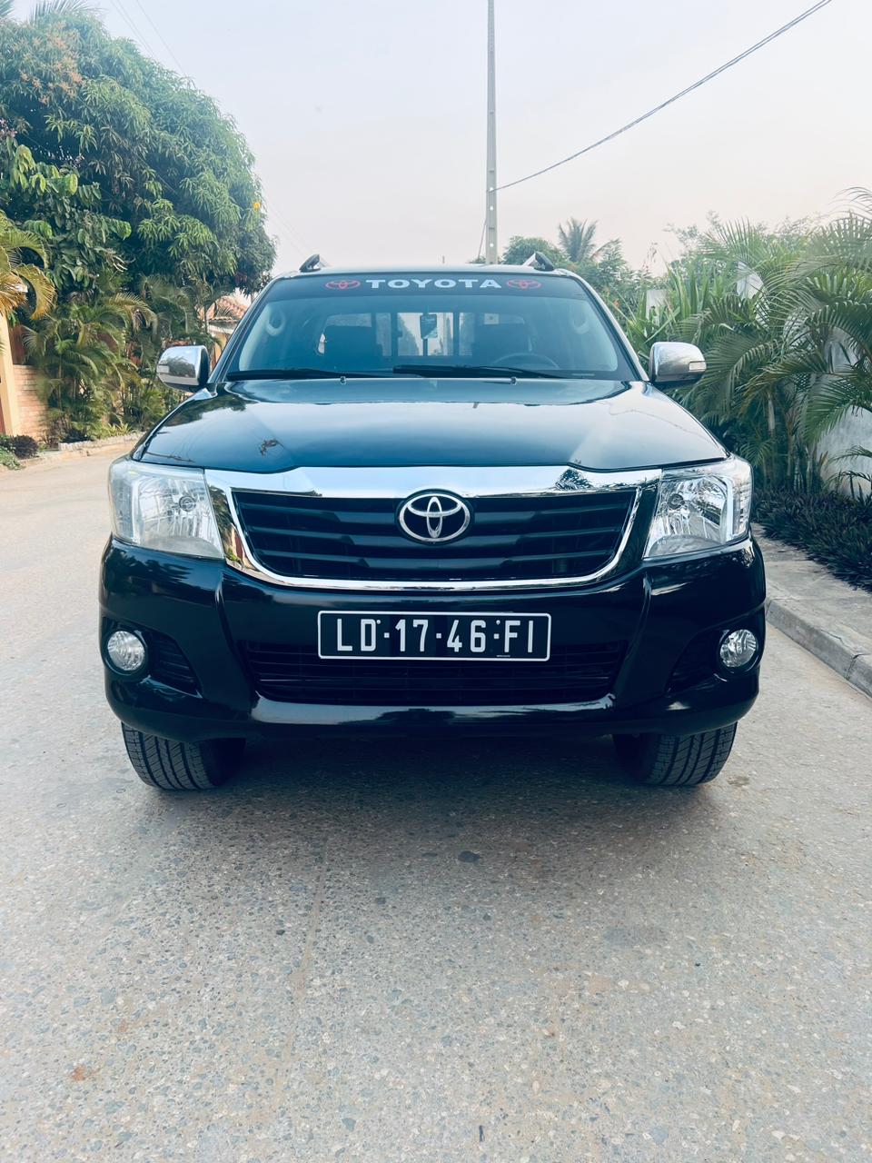 TOYOTA HILLUX