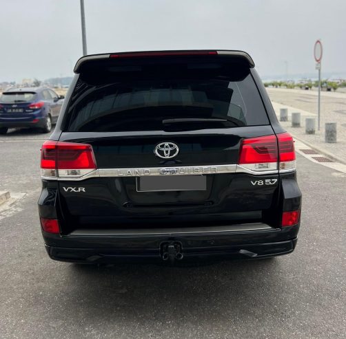 Toyota Land Cruiser VXR 5.7