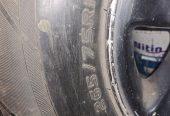 Pneus 265/75R16 e jantes