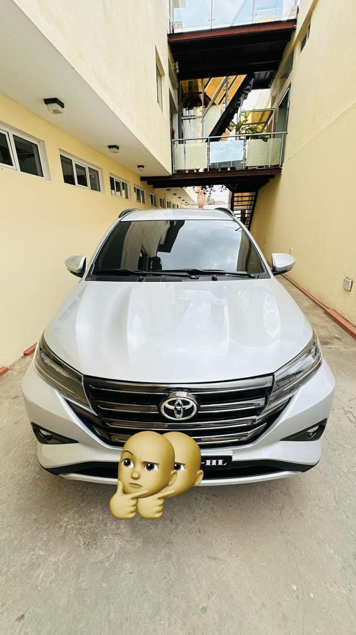 TOYOTA RUSH FULL OPTION (S) 17 mil km (Cheira novo) / Igniçã S