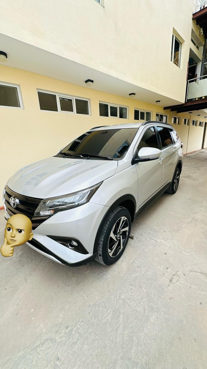 TOYOTA RUSH FULL OPTION 17 mil km (Cheira novo) / Igniçã Start/