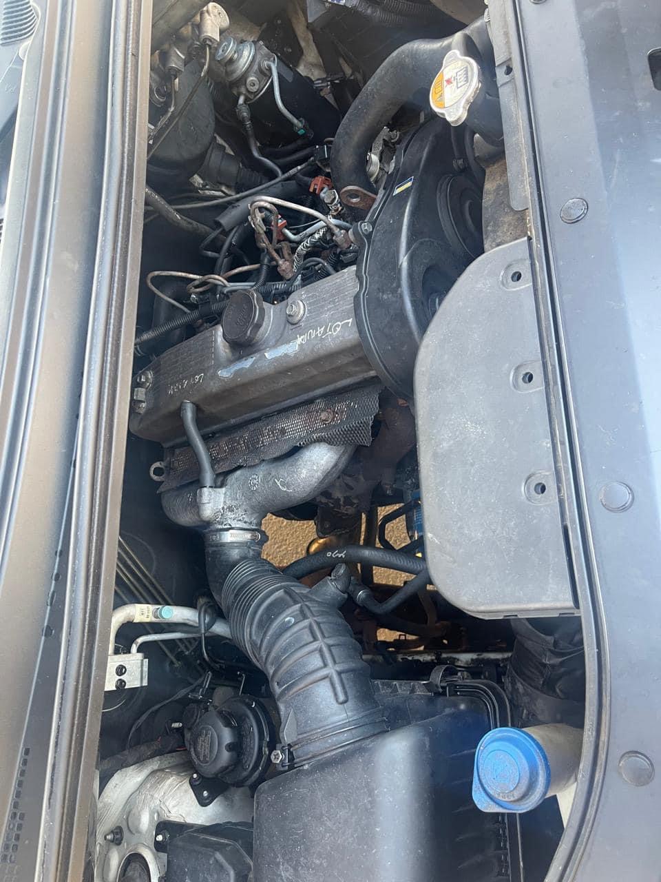  HYUNDAI H1/ MOTOR SELADO / GASÓLEO / AC GELA MUITO 75 mil km/