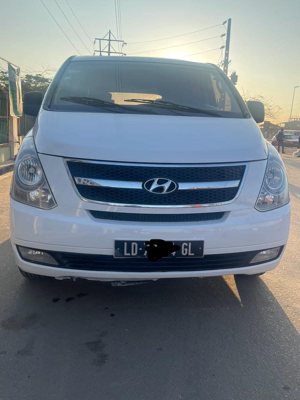  HYUNDAI H1/ MOTOR SELADO / GASÓLEO / AC GELA MUITO 75 mil km/