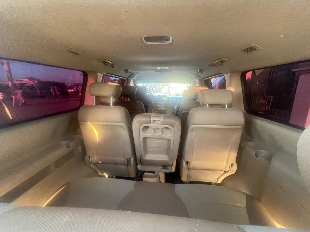  HYUNDAI H1/ MOTOR SELADO / GASÓLEO / AC GELA MUITO 75 mil km/