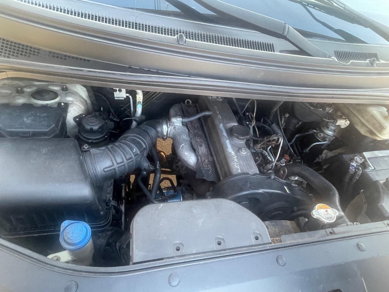  HYUNDAI H1/ MOTOR SELADO / GASÓLEO / AC GELA MUITO 75 mil km/