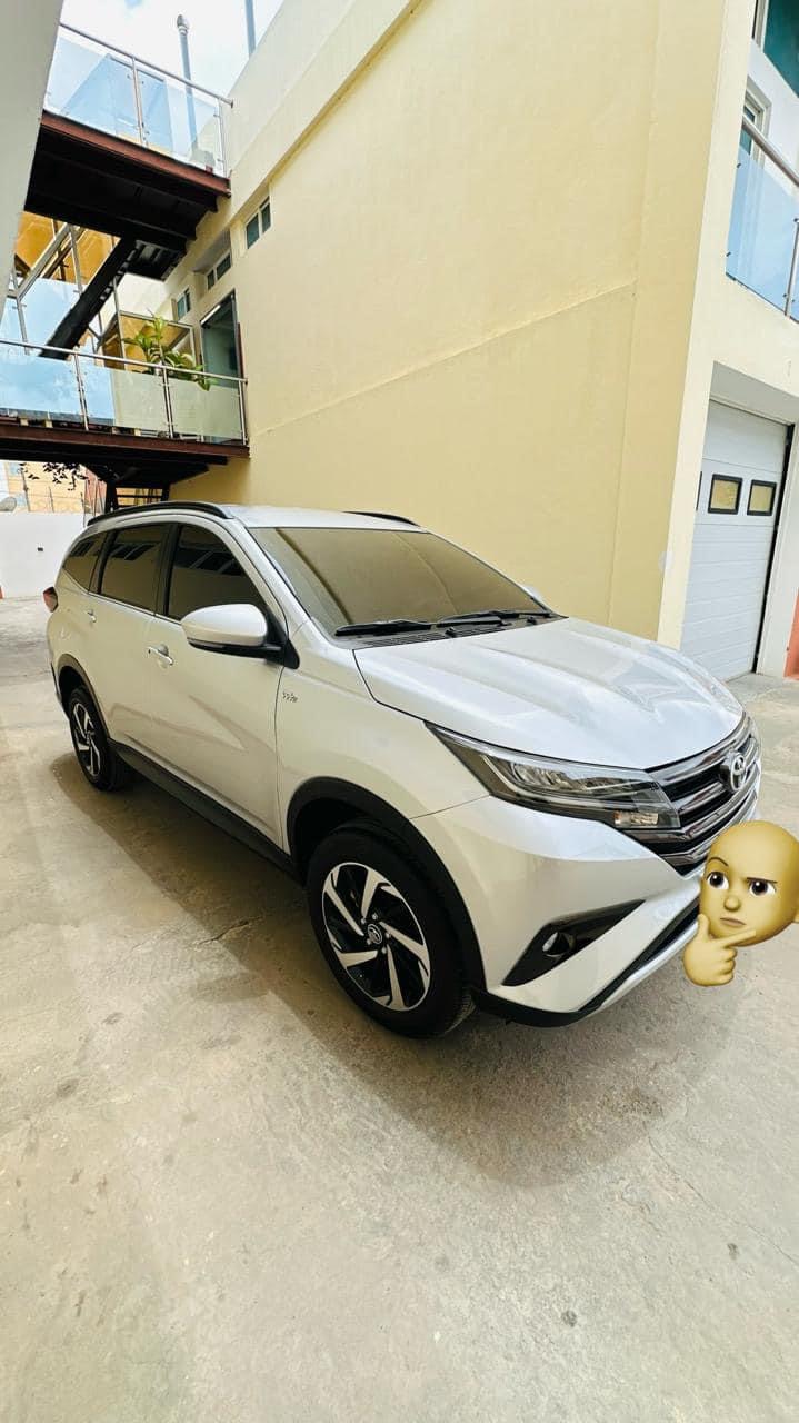 TOYOTA RUSH FULL OPTION (S) 17 mil km (Cheira novo) / Igniçã S