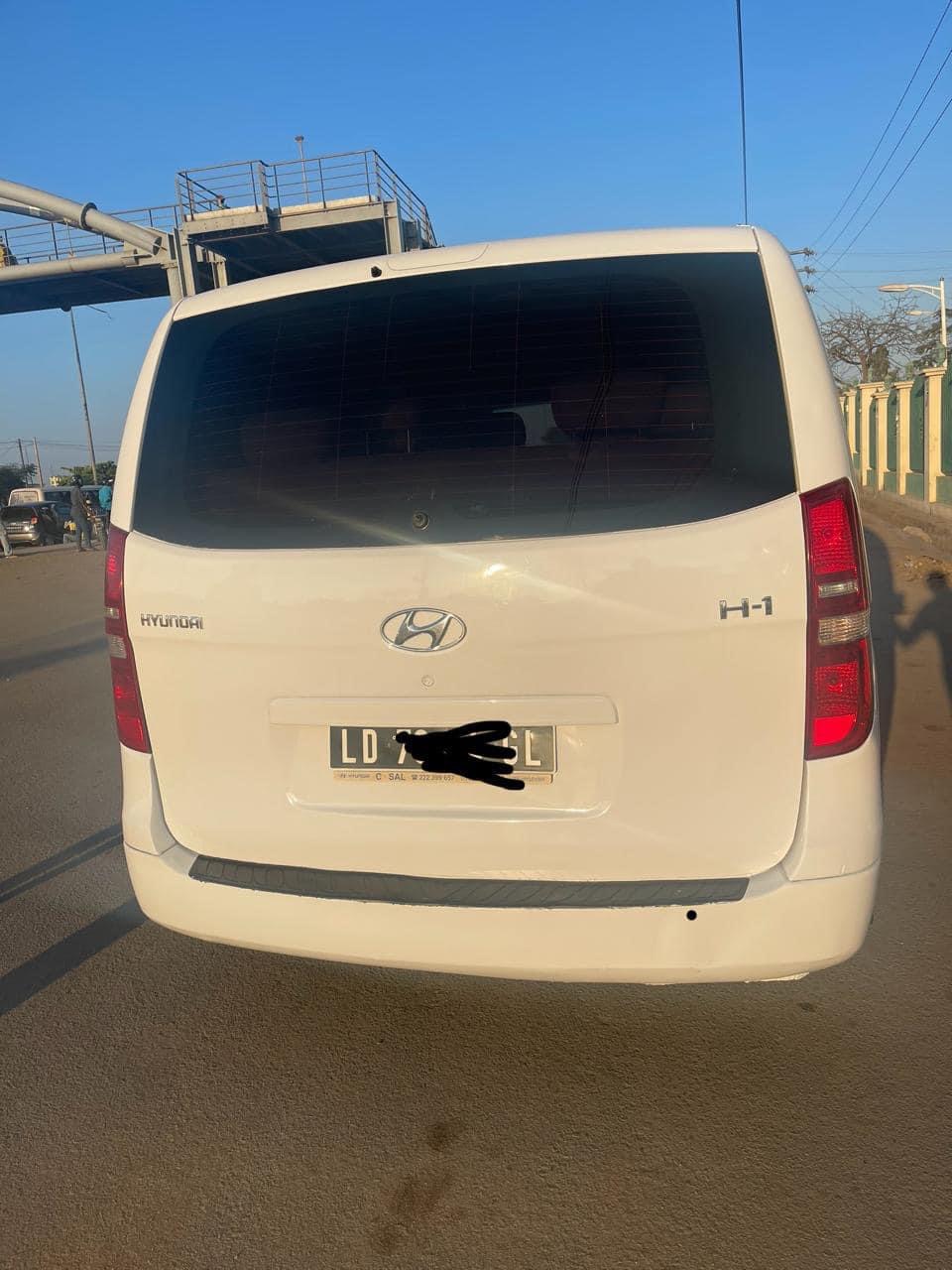 HYUNDAI H1/ MOTOR SELADO / GASÓLEO / AC GELA MUITO 75 mil km/